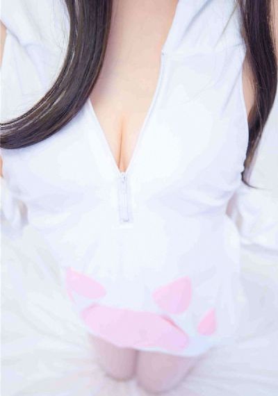 不扣钮扣的女孩